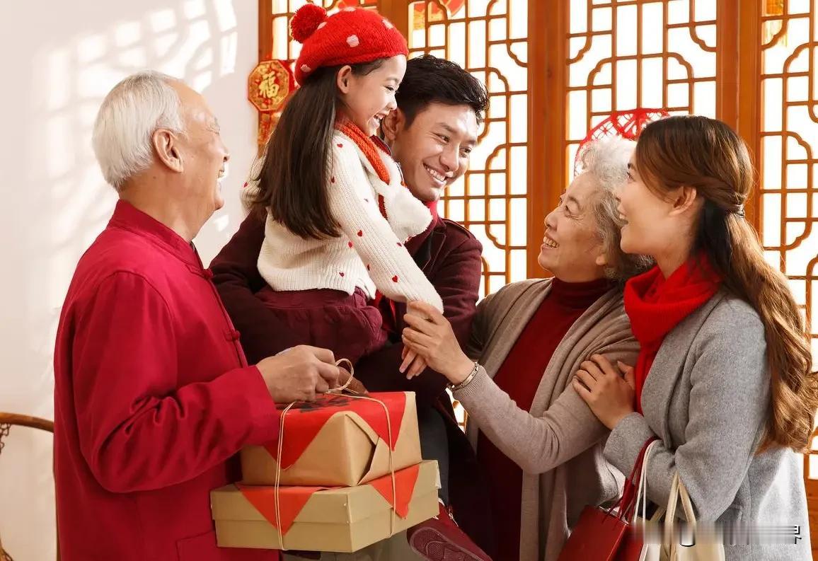 很扎心却也很现实！过年了，可有些人就是不愿回去老家。不是家里没人，也不是买不到票