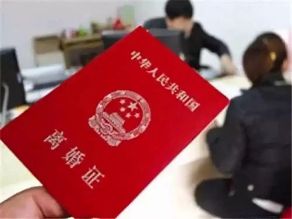 江西丰城，一男子九年前因家庭矛盾与妻子关系破裂，一气之下远走他乡打工，与老家断了
