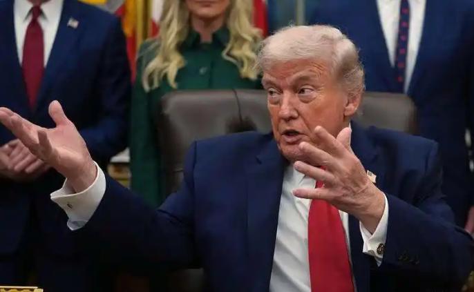 不能等，美国公开喊话中国:当地时间3月27日，特朗普在迈阿密出席活动时，面对记