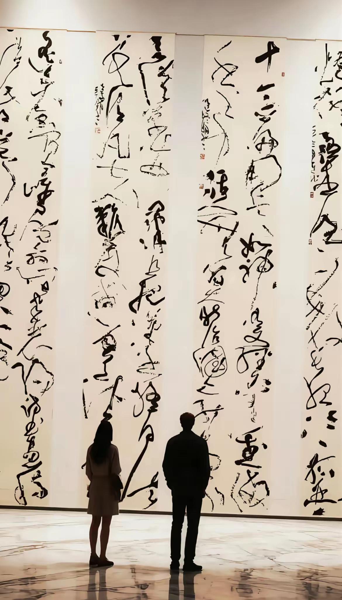 中国书法界就是被这种人糟蹋了，身居协会，哪有书法可言。难怪很多人说，真正的书法在