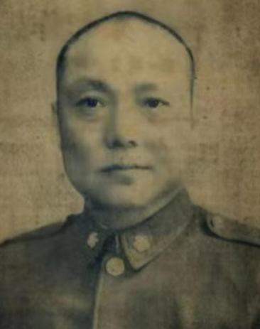 1956年，傅作义几次请求毛主席释放陈长捷，也几次去功德林探望他，然而陈长捷每次