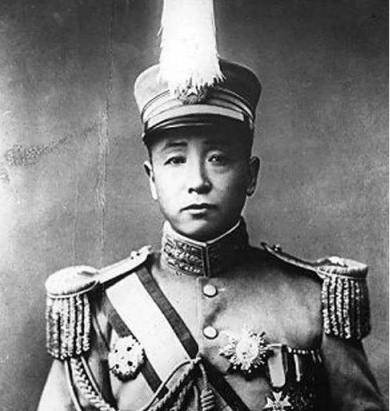 1908年，张作霖军营内发生了一件震惊全军的事。他的四姨太许澍阳，只是想多吃点好