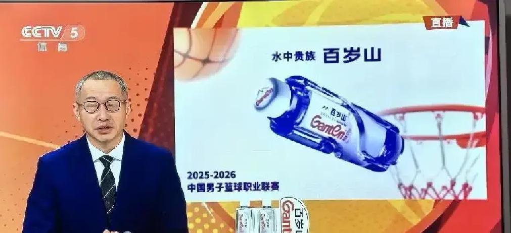 吴前被上海队“计划”成了浙江队的弱点。他们用两个人提前堵住吴前的突破路线，