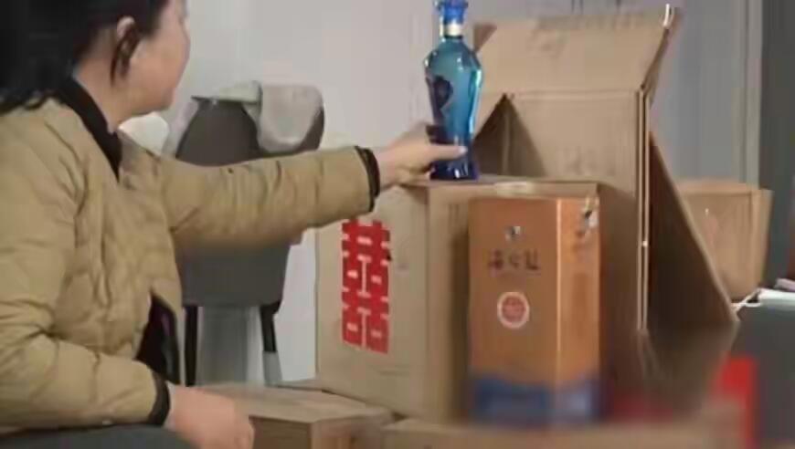 这事儿说出来都替当事人害臊——河南一位赵女士给儿子办订婚宴，花了7150块钱买了