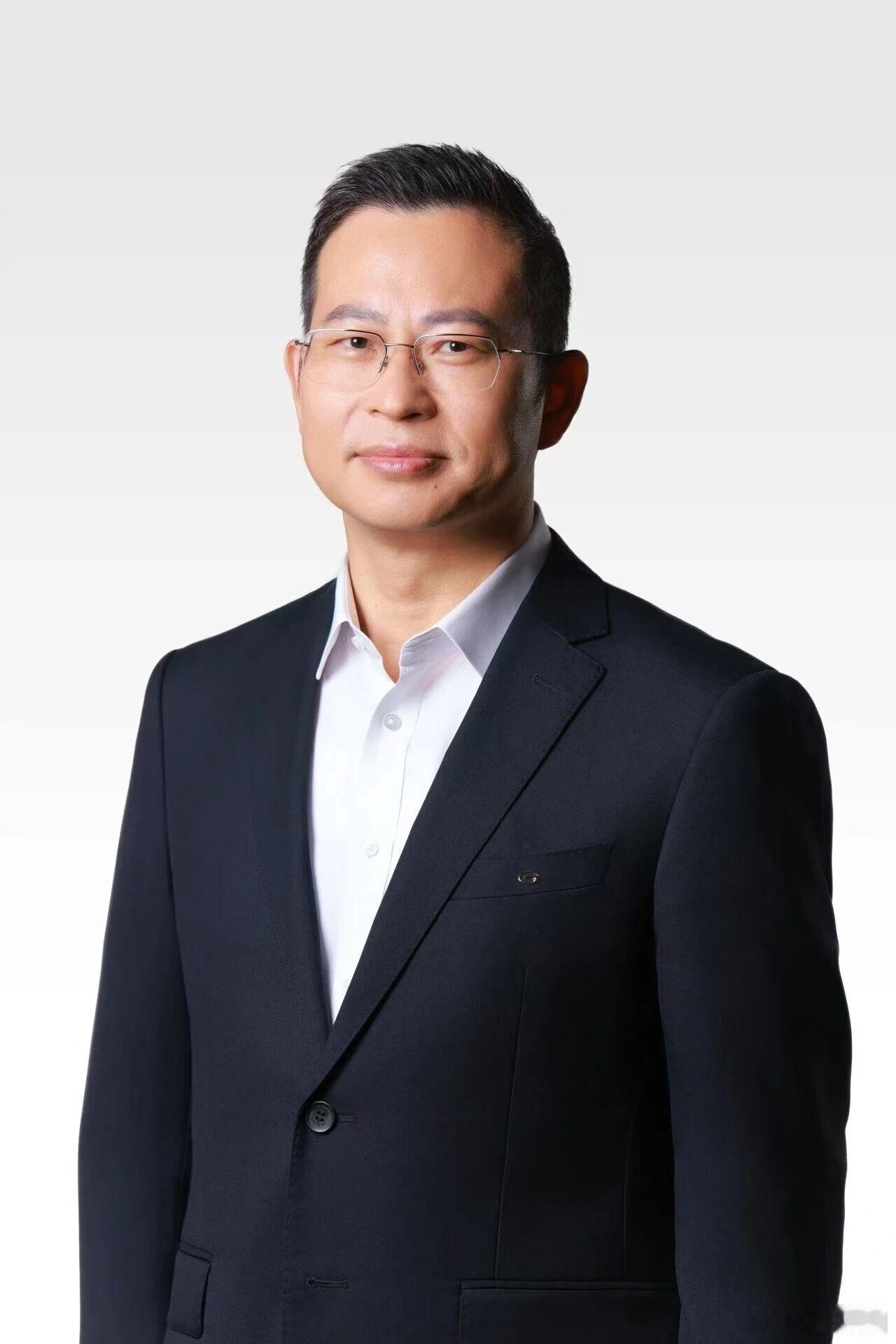 广汽集团正式公布了新一届职业经理人团队，閤先庆出任总经理，广汽在央国企体系里走向