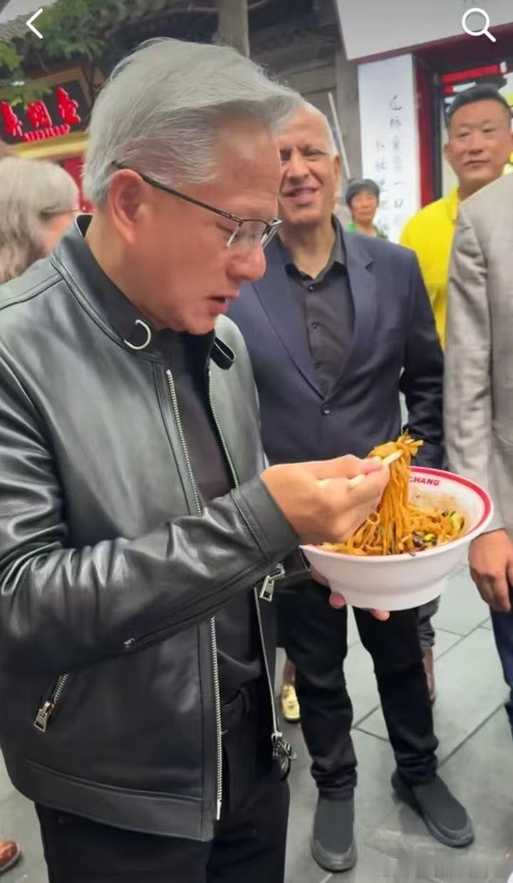不是，这样打广告，是允许的吗？黄仁勋倨能聊
