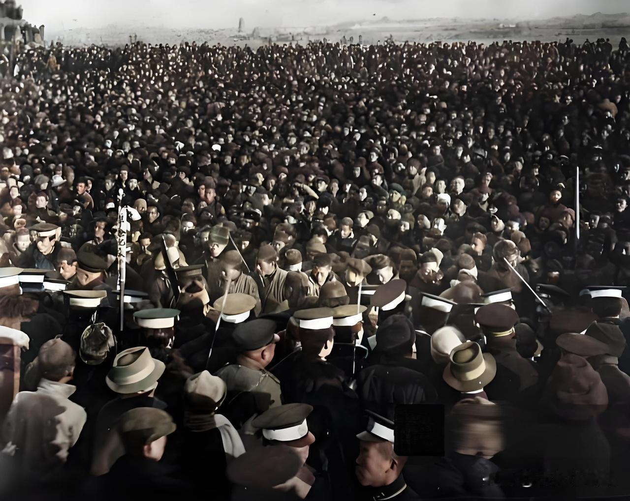 1928年，中国社会正处于剧烈动荡与转型期。蒋介石领导的南京国民政府虽在形式上完