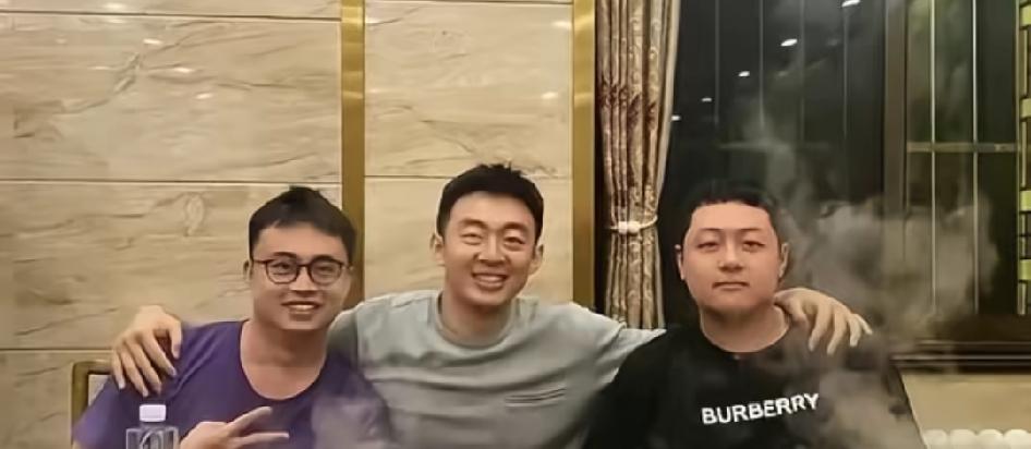 兄弟们！据大众媒体人曝料：（南京一北控一辽宁）新3方交易又来了？！发起人：依然