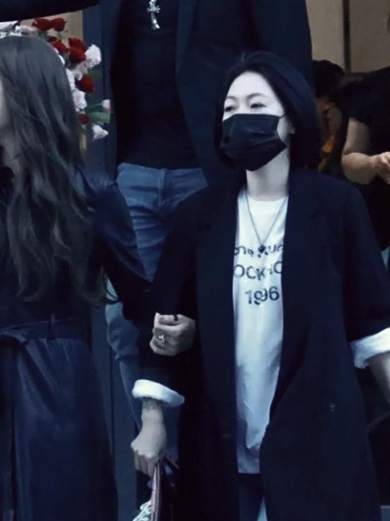 “姐，妹妹真的好想你。” 小S
