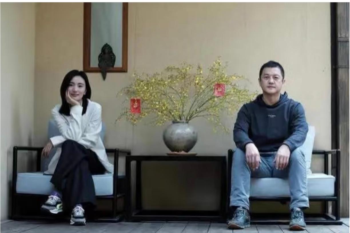 李亚鹏开口了，没哭没闹，说清楚了。近日被曝李亚鹏与海哈金喜早就分开了，女儿跟