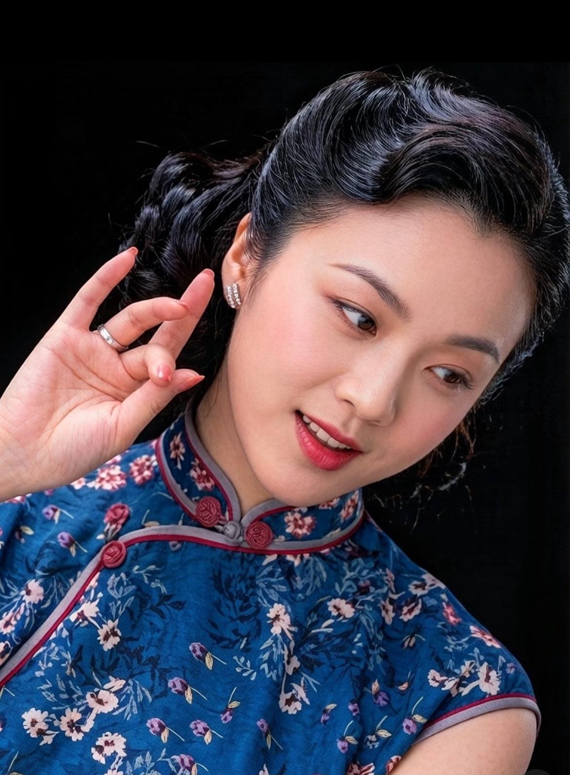 我妈眼光还是毒辣，第一眼看见汤唯她第一句话就是：找老婆，千万不要找这种看着温