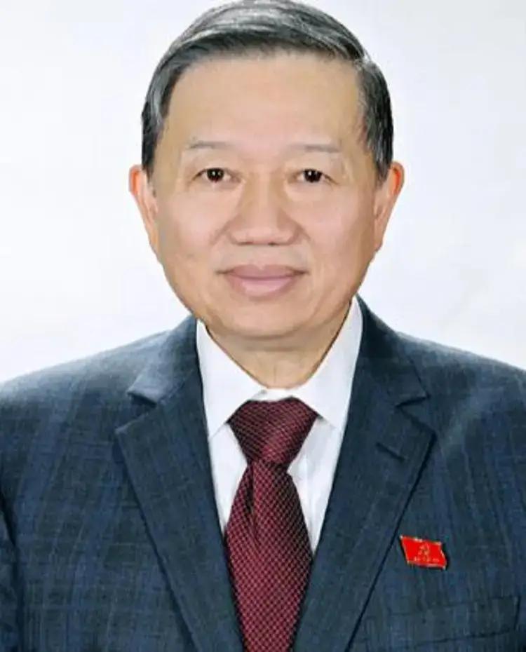 日本首相高市早苗发表不当言论，万万没想到，首当其冲的是越南在日务工者。据报道，由