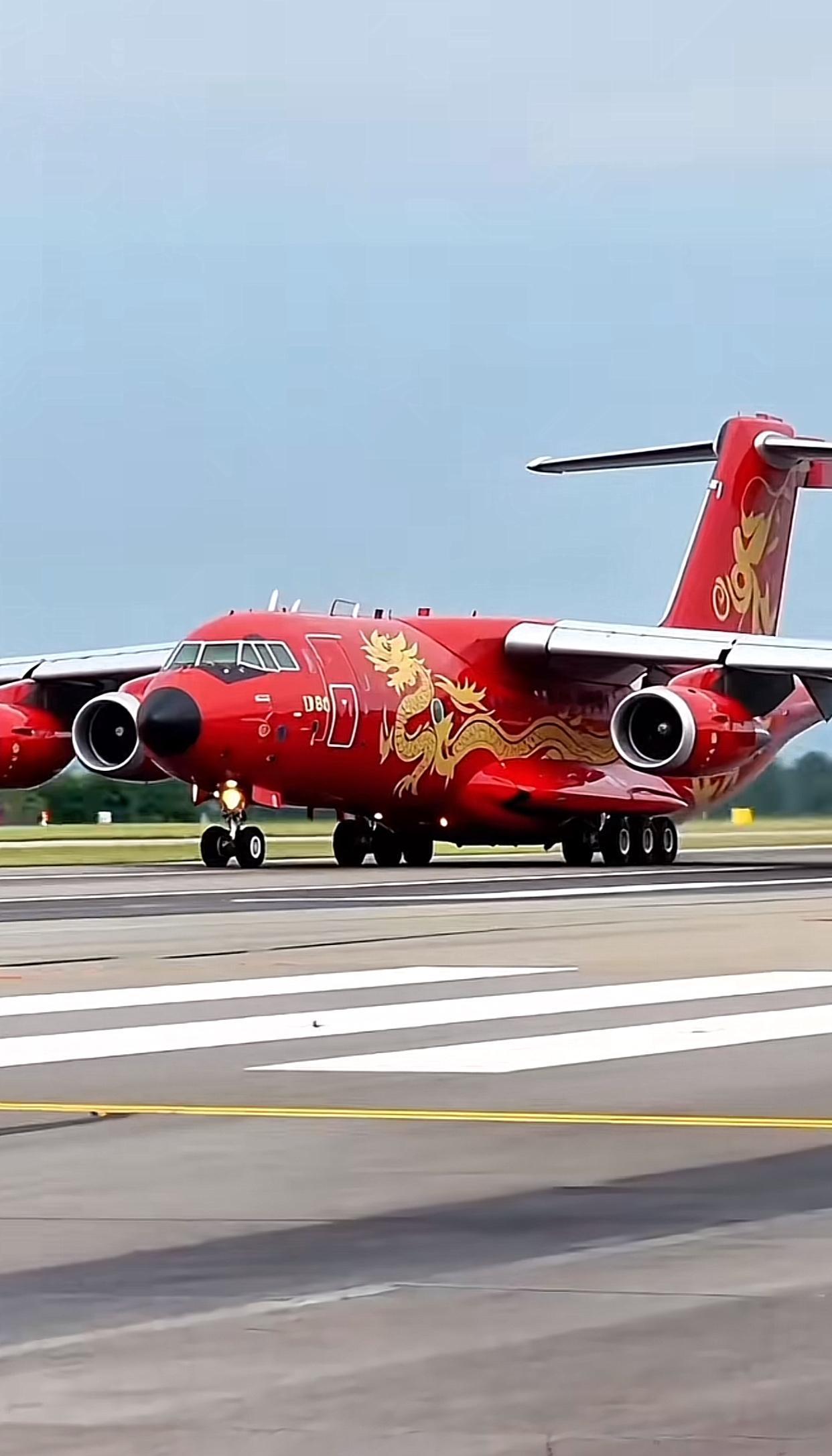 有人说，这是一架C929大飞机。C929好像还没有研制成功呢吧？谁知道这是一架什