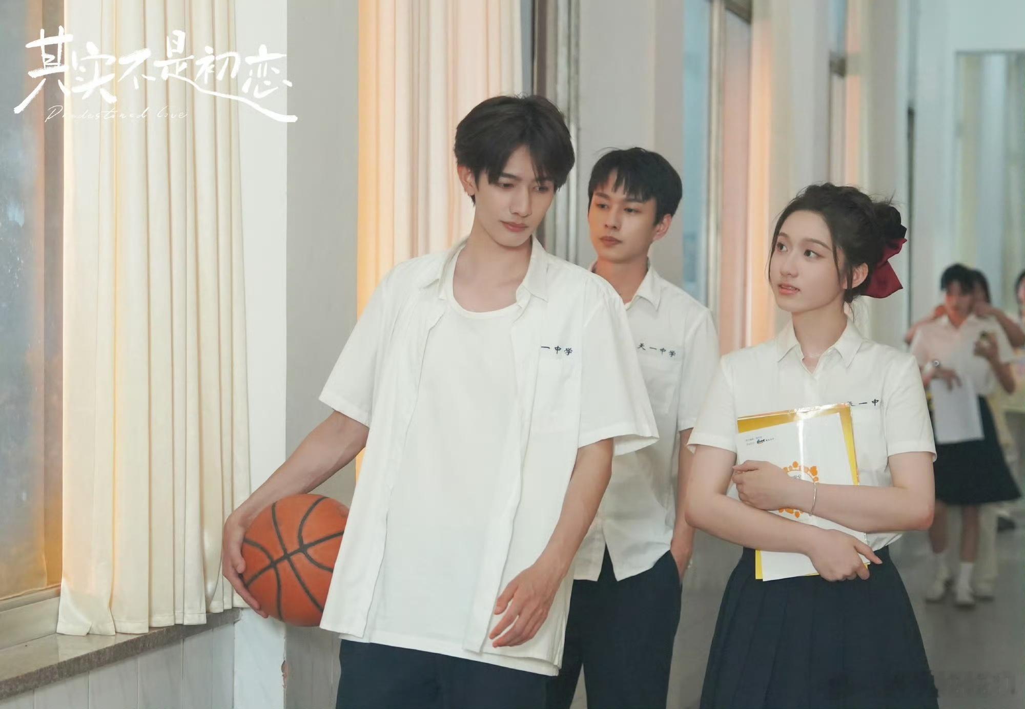 其实不是初恋从正片甜到花絮看花絮发现姚景元在片场也是个温暖有趣的人，会和工作人