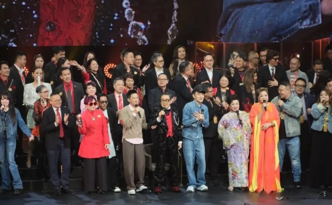 94岁中国香港资深艺人胡枫（修哥）昨天（7日）在红馆举行”修哥九五至尊无限枫骚演