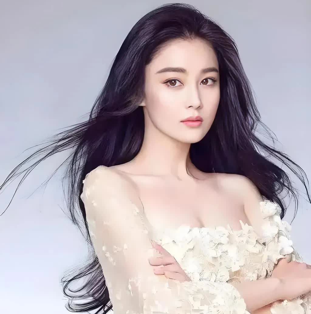 张馨予老公估计悔青肠了！他后悔的不是娶了张馨予也不是陪她从“黑红顶