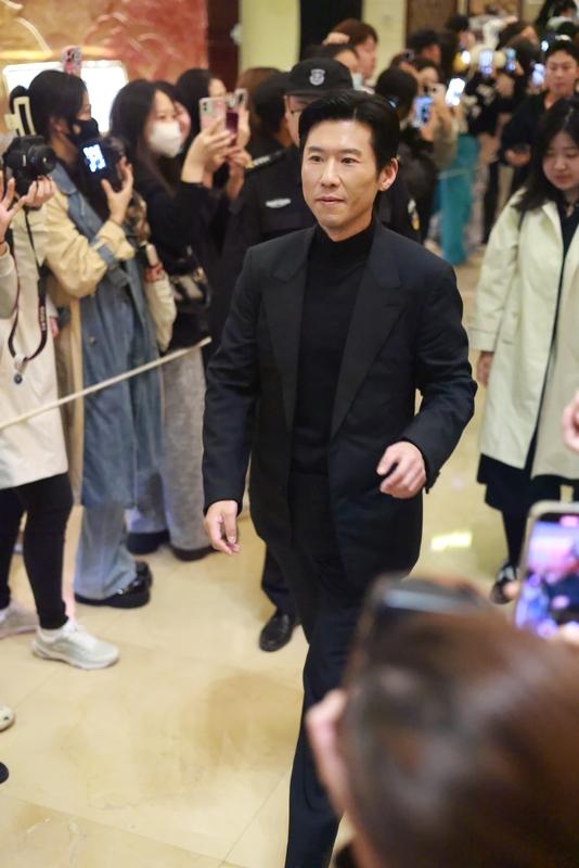 如何评价《除恶》中王骁的演技《除恶》里王骁的演技堪称一绝，简直“窒息级封神”。