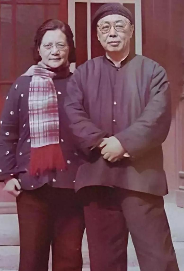 968年，被永久开除党籍的国歌词作者田汉icon，在狱中结束了70载的生命，过了