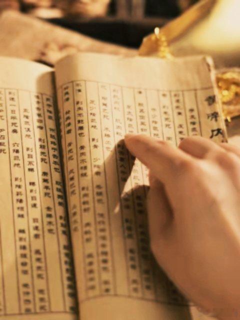 当你弱小时，坏人似乎遍地都是；当你强大时，整个世界都对你和颜悦色：人都有欺软怕硬