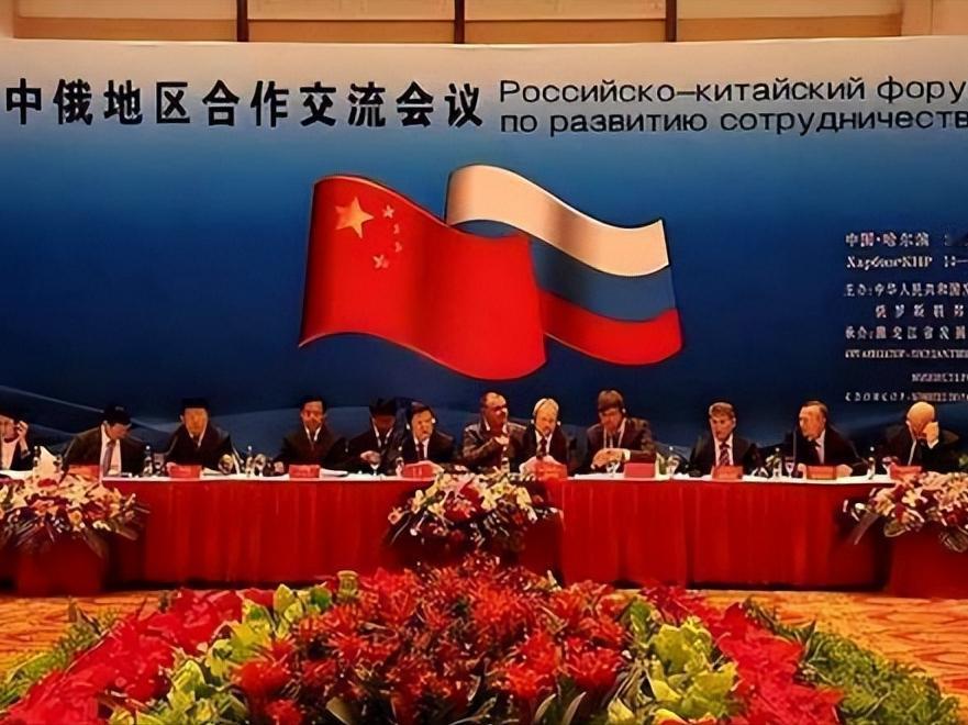 上海浦东机场那天迎来的首批俄罗斯旅客里，有个要去义乌谈生意的姑娘，落地通关后一个