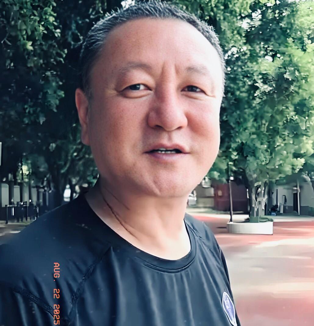 中国球员登陆意甲联赛第一人，曾经意气风发的重庆娃儿马明宇也老了哈。当年的佩鲁贾