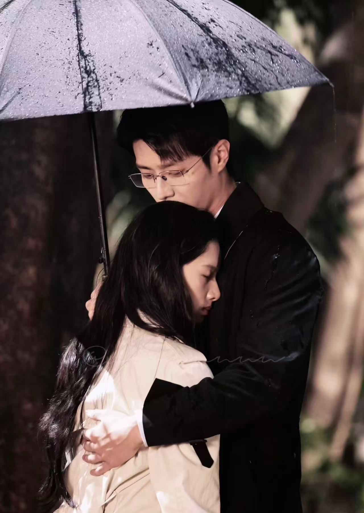 张婧仪陈靖可新剧杀青从白月光变成别人的白月光，这成长线也太带感了。张婧仪陈靖可