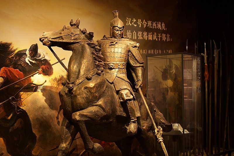 他打了44年仗，把汉朝打成了“汉族”，凭啥说他是历史第一帝？提起中国历史上的“大帝”，你脑子里第一个