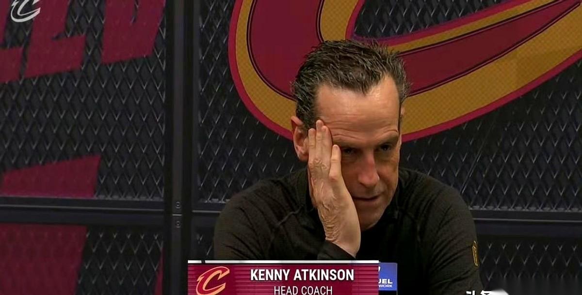 哈登、米切尔、斯特鲁斯、莫布利、阿伦。我第一眼看到这个名单，真以为是哪个球迷喝