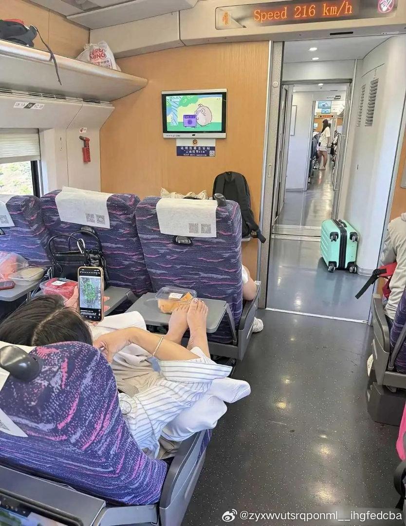 高铁上谁懂这排座位的含金量