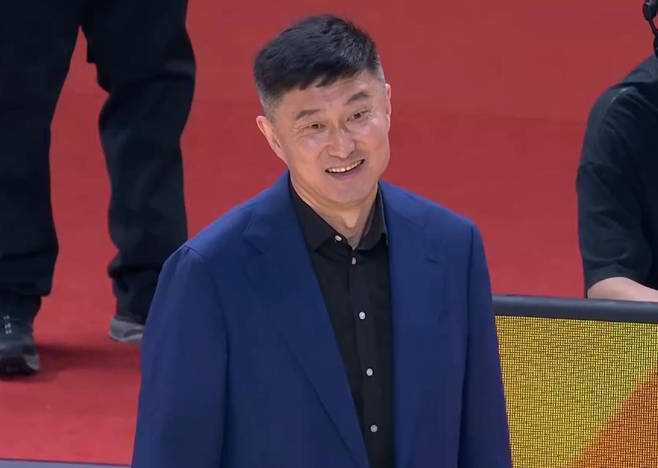 赢广州21分，杜锋弃用1人，重用2人，起到了关键的作用！CBA季后赛，广东队与