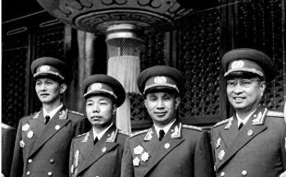 新四军中有一个军出三位大将，而八路军六个旅长却只出了两位大将，原因何在？195