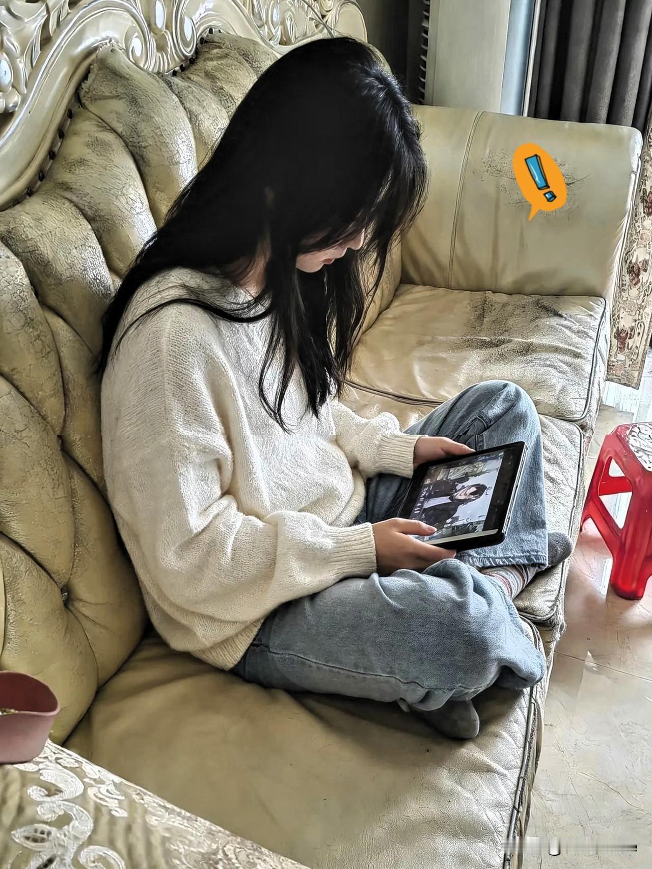 说起来就上火！闺女28岁，本科毕业。我和她爸当年供她上大学，勒紧裤腰带花了十几万