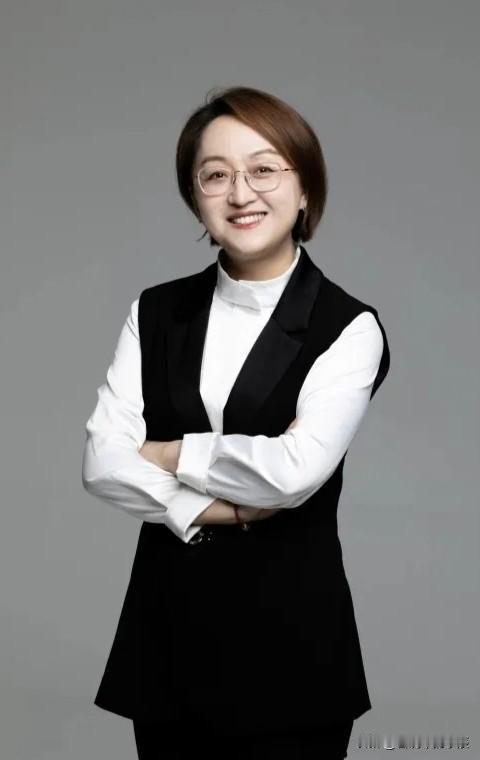 祝贺熊甜波晋升！方程豹成比亚迪最争气子品牌4月30日，方程豹品牌掌舵人熊甜波