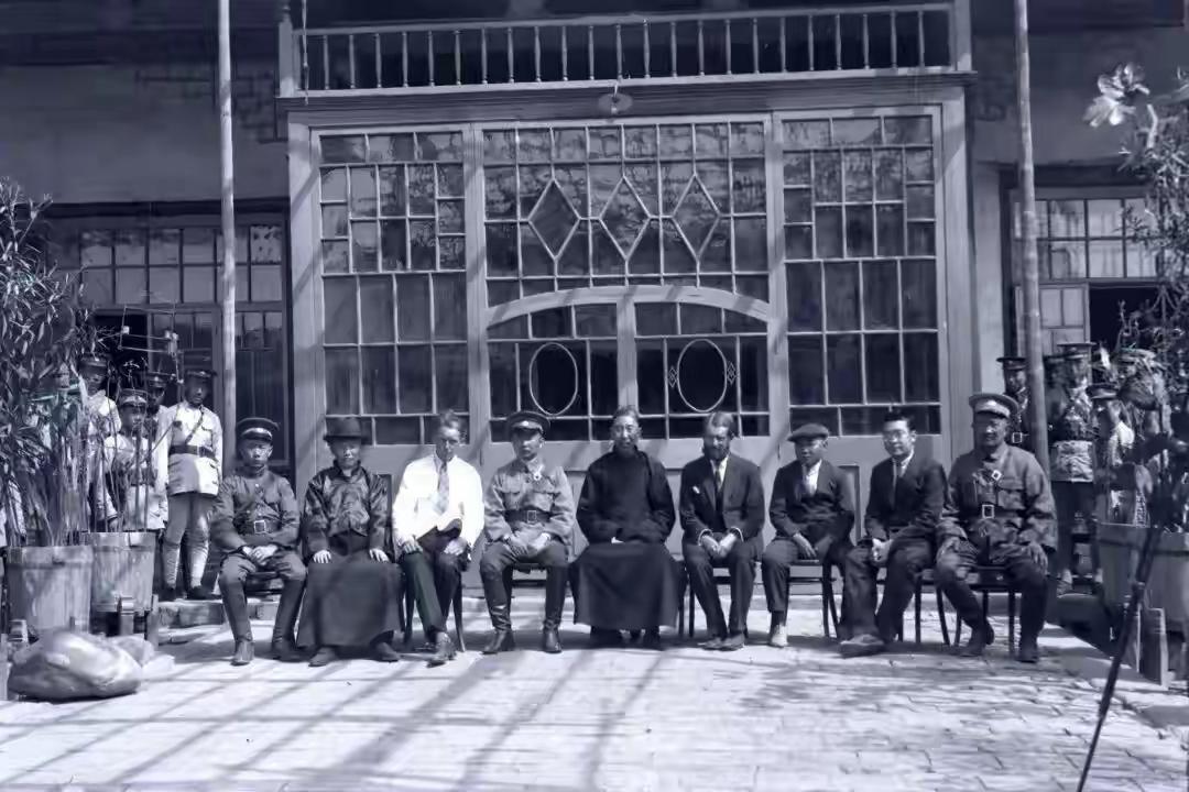 1934年哥萨克骑兵与马家军在新疆交锋，马家军杀疯了，大呼过瘾…这场厮杀的