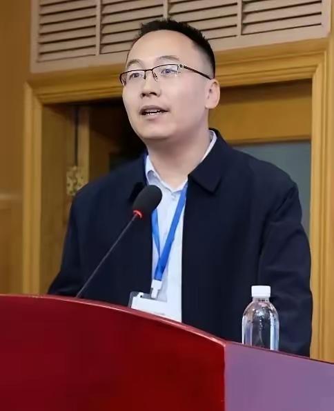 刷到38岁山东财大教授刘海明离世的消息，我默默的做出了3个决定。​1，我立马告