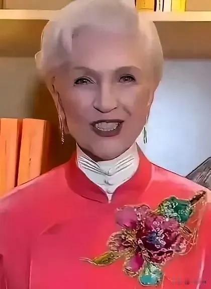 突发！世界首富马斯克的母亲梅耶，在社交媒体上公然表态：中国在公路、隧道、建筑、基