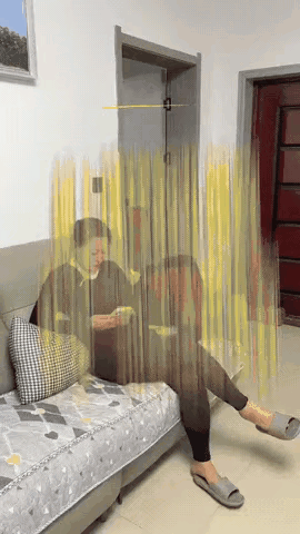 婆婆这是中了儿媳妇的糖衣炮弹了。莫贪洗脚和香蕉，无可奈何把钱掏。连抢带夺还狂吻，