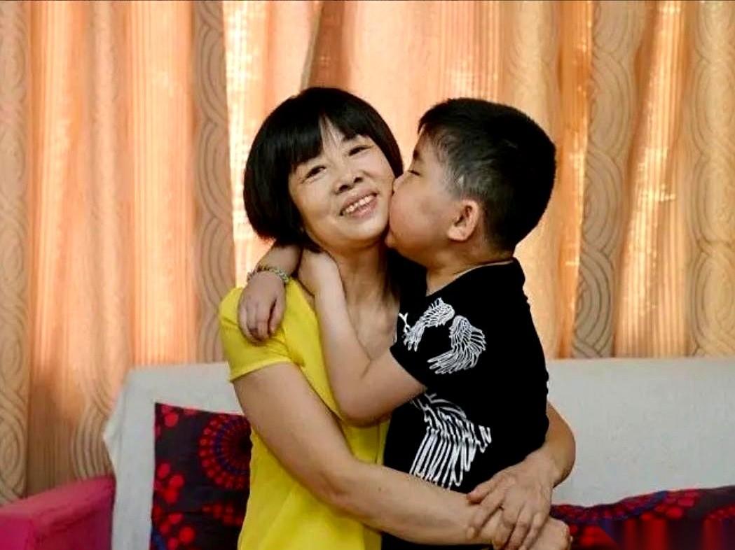 说真的，有时候你不得不信，这世上真有比血缘还亲的关系。一个保姆，为了雇主留下的