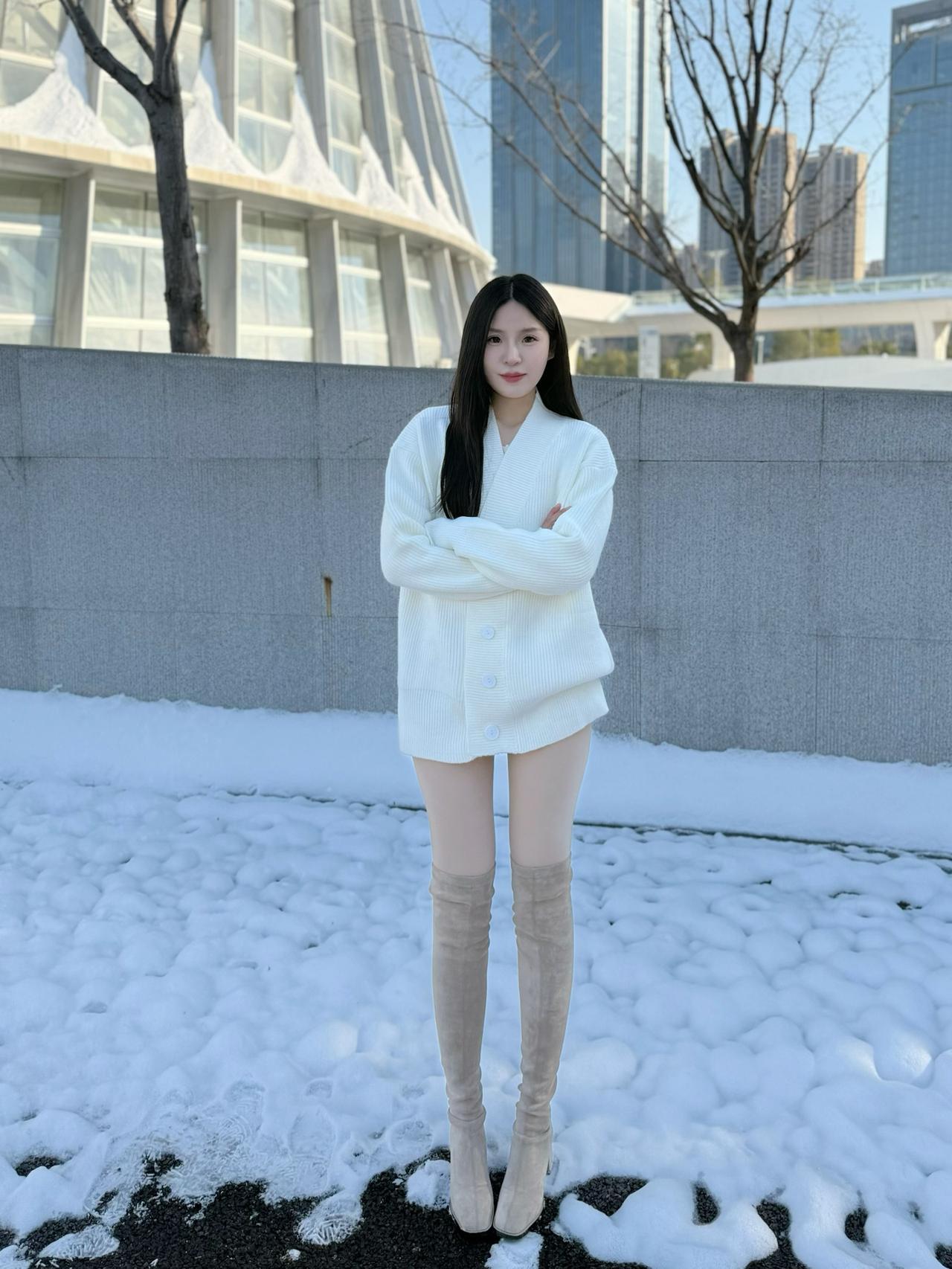 |||今天穿的是MIDASHAND家的白色毛衣🤍奶白色配色温柔感满满呀