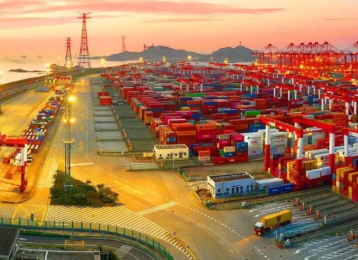 差距越来越大，中国经济还能追上美国吗？2025年中国GDP是140