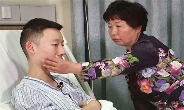 杜新枝确实为姚策选择了一条正确的道路。姚策虽被拒绝用药，走的早，走的痛苦，但这
