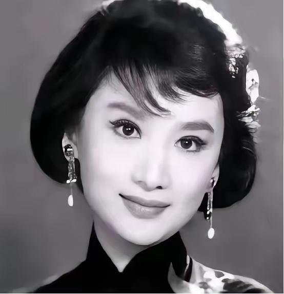 1912年，50岁的曹锟迎娶20岁的富家千金陈寒蕊，新婚夜，一番云雨过后，曹锟倒