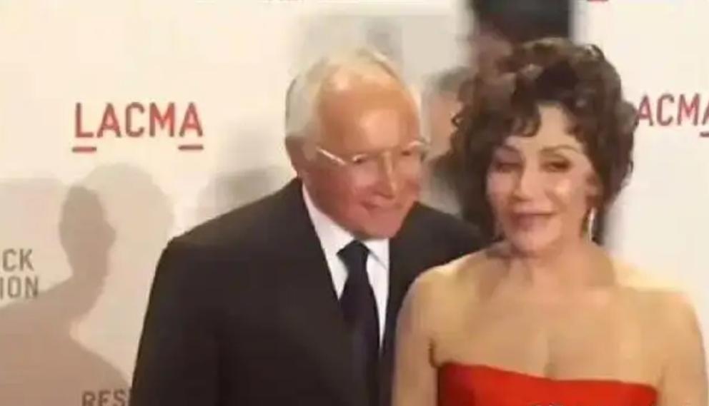 美国加州的水霸。（如图所示）美国犹太人夫妇斯图尔特与琳达·雷斯尼克是美国最富有