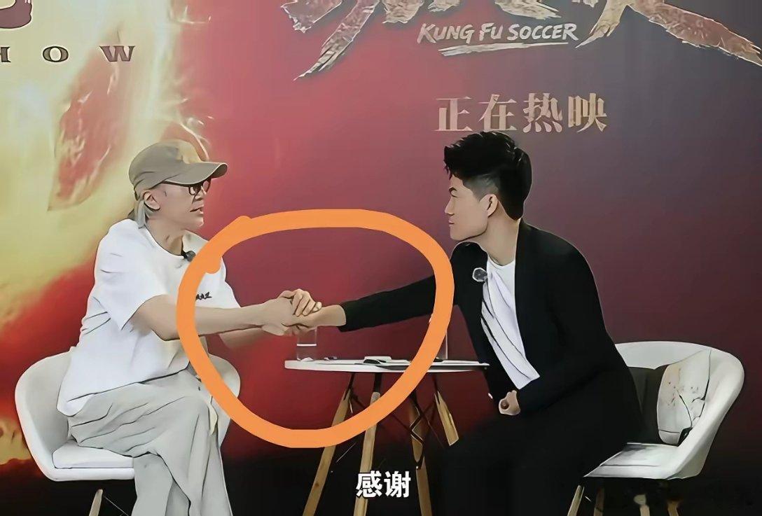 这世界上要是有后悔药，第一个过去抢的估计是董宇辉，不是后悔接了访谈周星驰的活，而