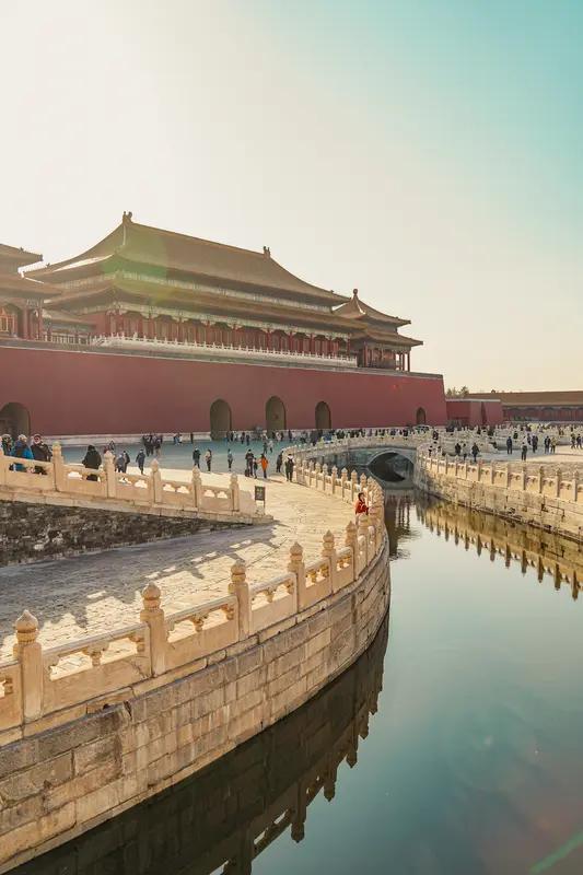 清朝占主导地位的文化是什么?清朝占主导地位的文化，是以儒家思想为核心的传统中