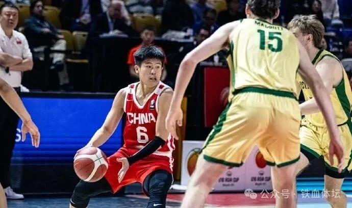 U16男篮决赛惨败，让我记住了两个球员。不是四字，也不是什么头号射手张淳智，