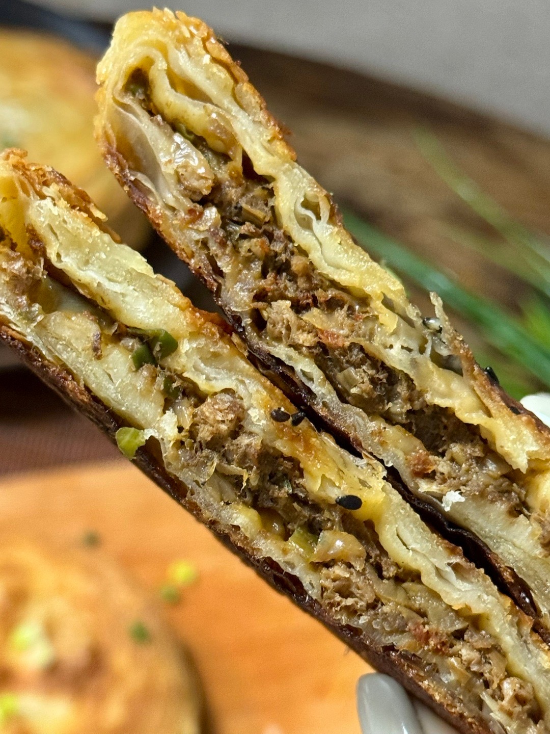 立早记新品预告～～～也是成都的一个老传统小吃，首先排除锅盔，来无奖竞猜🙌四