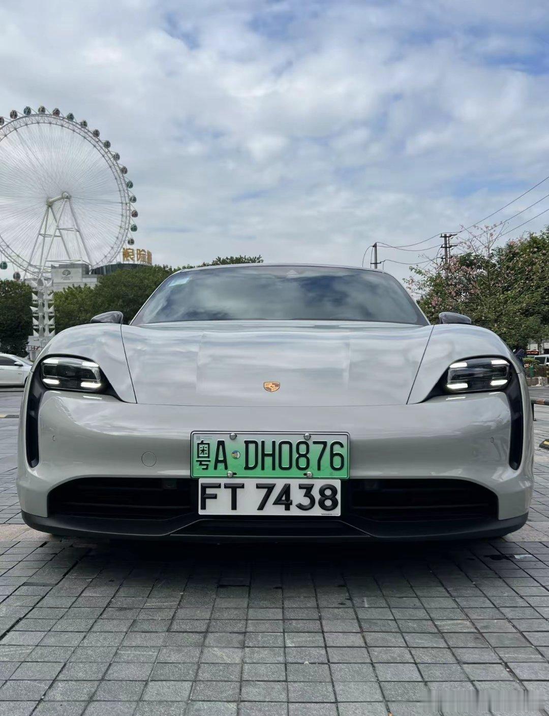 很多人办粤车南下就是为了这个香港牌，因为一旦你申请成功，不去香港的话理论上可以一