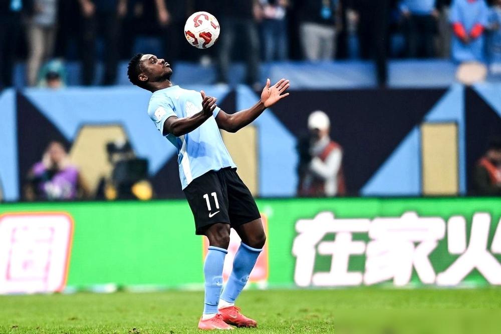 马莱莱这事儿，说白了就是鸡肋啊！合同没到期，想甩掉他，成本太高。两年合约