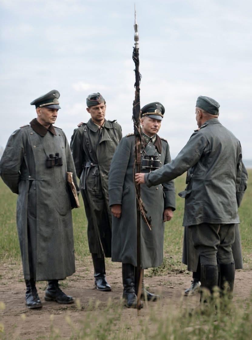 1940年5-6月法国战役‌期间，德军第19装甲军指挥官海因茨·古德里安将军正在